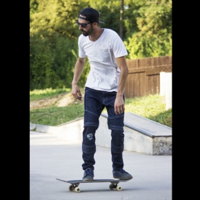 sk8riding_blue-9.jpg